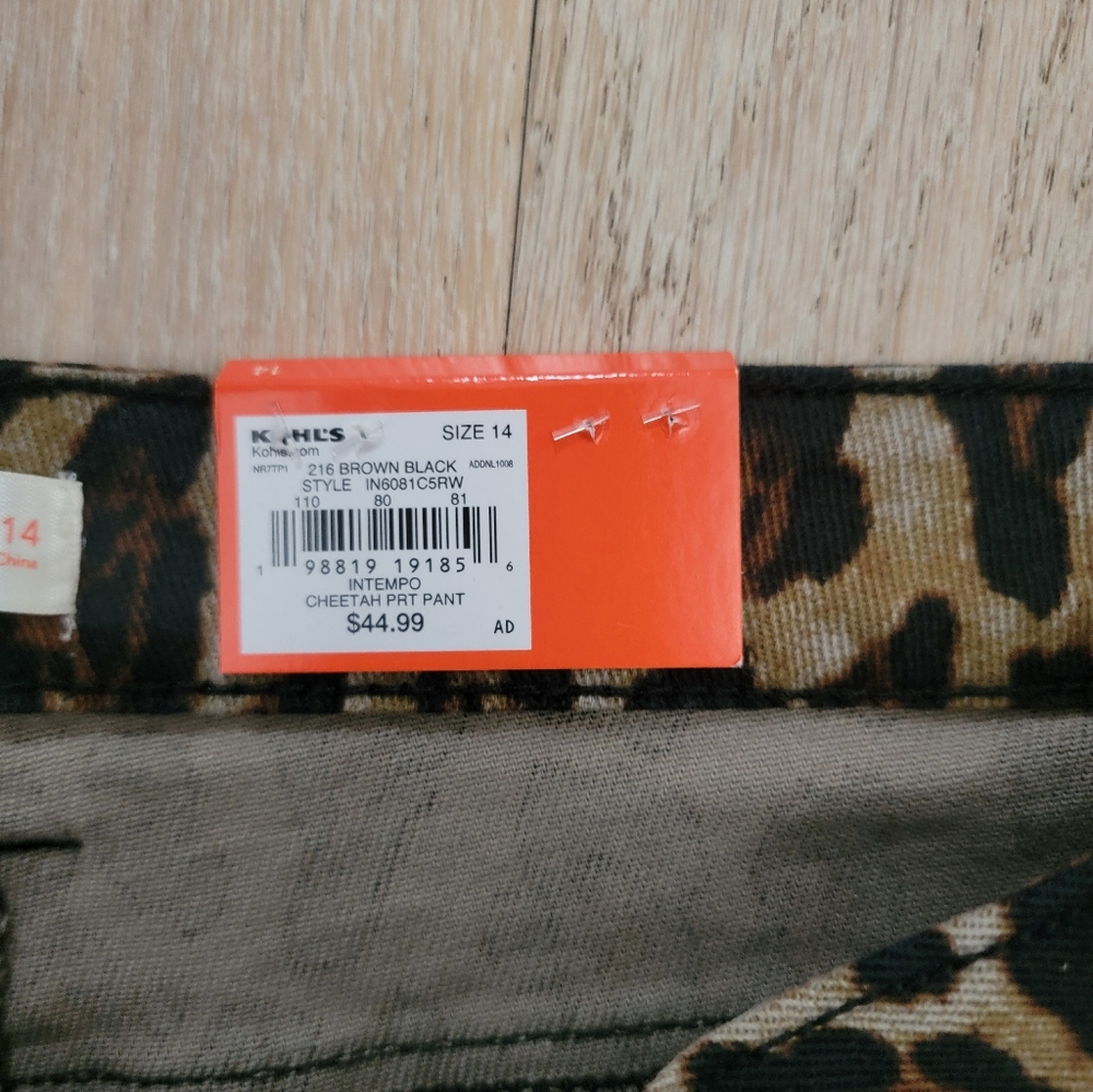 CHEETAH Print Women's  Jeans - Picture 4 of 11